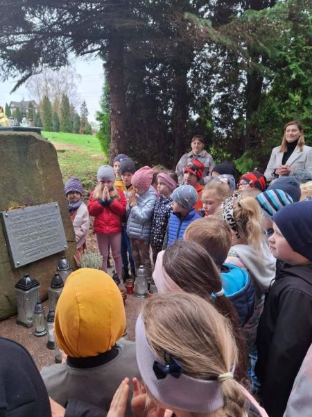 f_large_18229e8a30af34aae558d515c84c9615de5b424a16cf