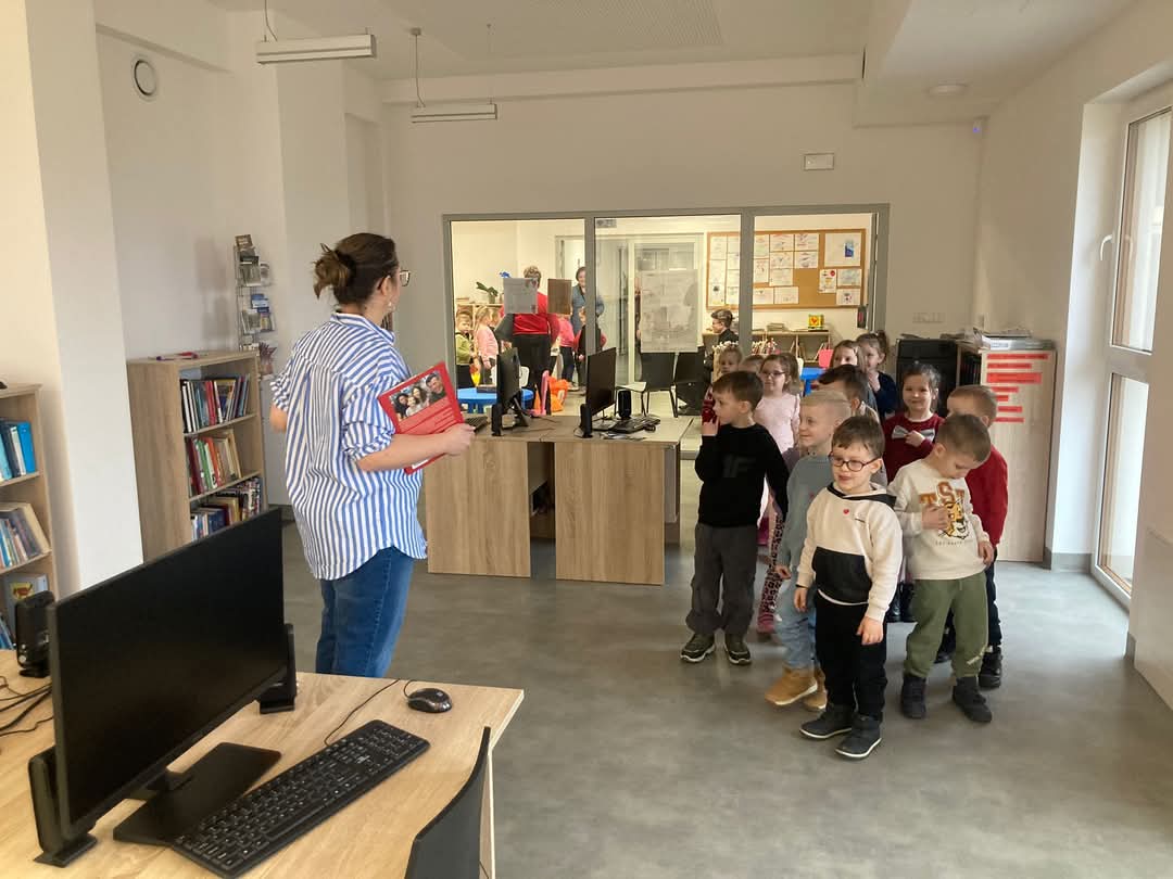 Walentynki w przedszkolu oraz walentynkowe warsztaty w Gminnej Bibliotece w Gnojniku 9 FB_IMG_1739702960774